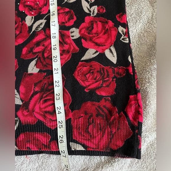 CD Daniels Black/Red/Tan Roses  Women’s Knit Sweater, Scoop Neck Sz 2X - Picture 7 of 7